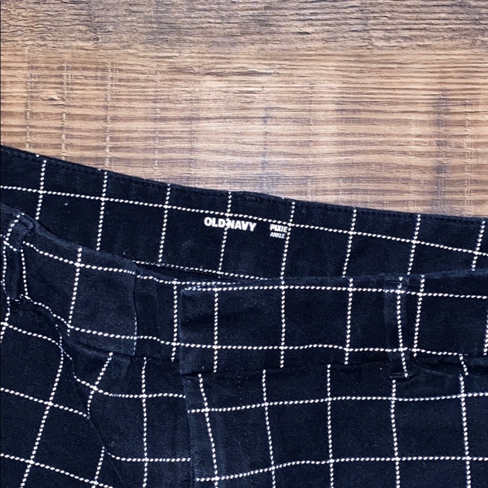 old navy pixie pants - Picture 2 of 3